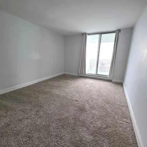 $2,950 | 6033 North Sheridan Road, Unit 35F, Chicago, IL 60660