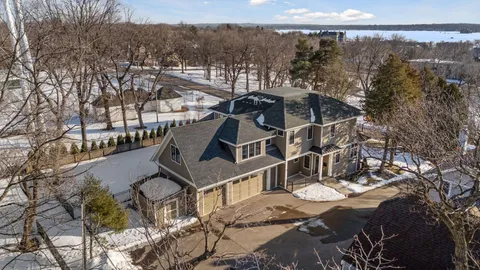 $3,275,000 | 373 Park Street East, Wayzata, MN 55391