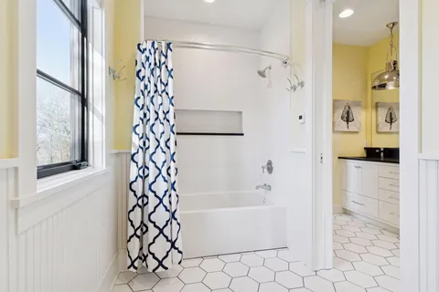 $3,275,000 | 373 Park Street East, Wayzata, MN 55391