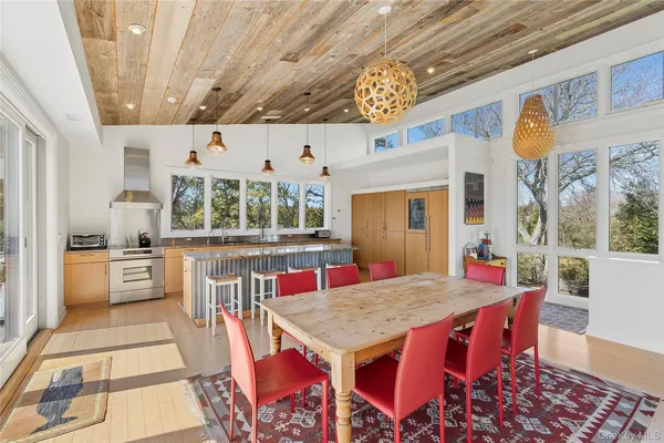 $2,499,000 | 32 Tuthill Lane, Remsenburg, NY 11960