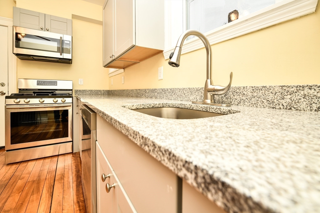 15 Vesta Road Boston, MA 02124 - Photo 3 of 16