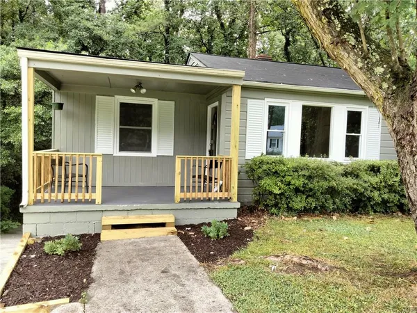 $1,950 | 2215 Clairmont Terrace Northeast, Atlanta, GA 30345