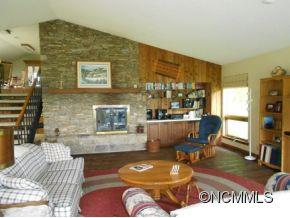 506 Crabtree Farm Road Clyde, NC 28721 - Photo 3 of 24