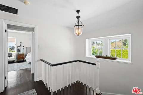 $4,395,000 | 211 Barlock Avenue, Los Angeles, CA 90049
