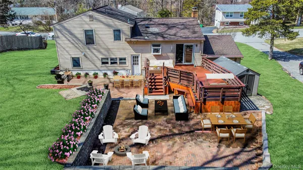 $525,000 | 10 Horizon Hill Drive, Poughkeepsie, NY 12603