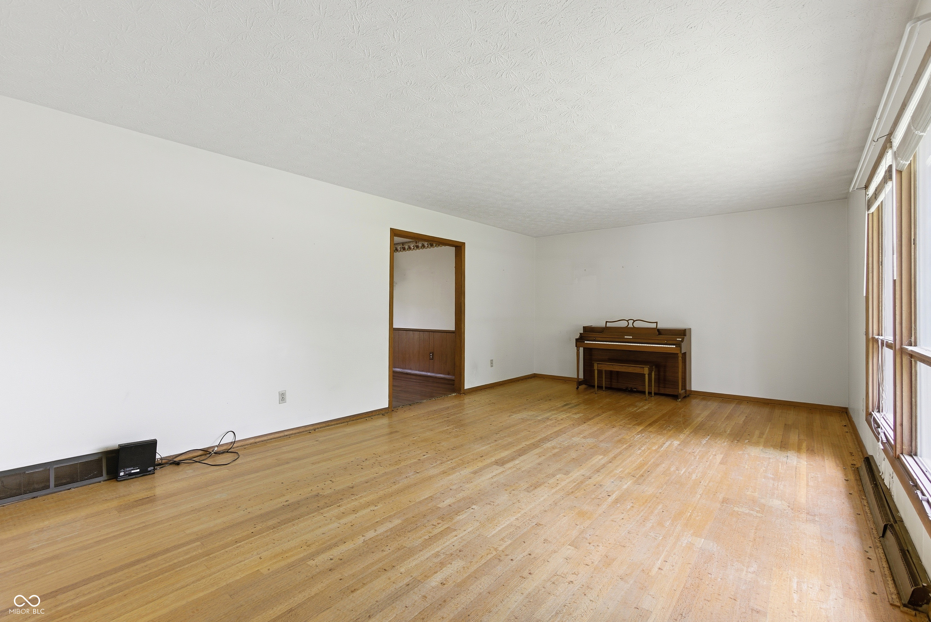 6545 Mendenhall Road Indianapolis, IN 46221 - Photo 6 of 39 Gallery Image 6
