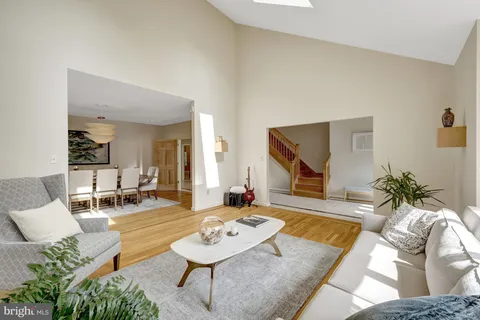 $1,995,000 | 904 Falls Bridge Lane, Great Falls, VA 22066