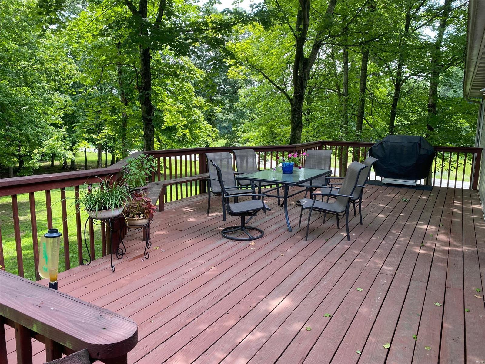 365 Rinderer Road Highland, IL 62249 - Photo 2 of 18