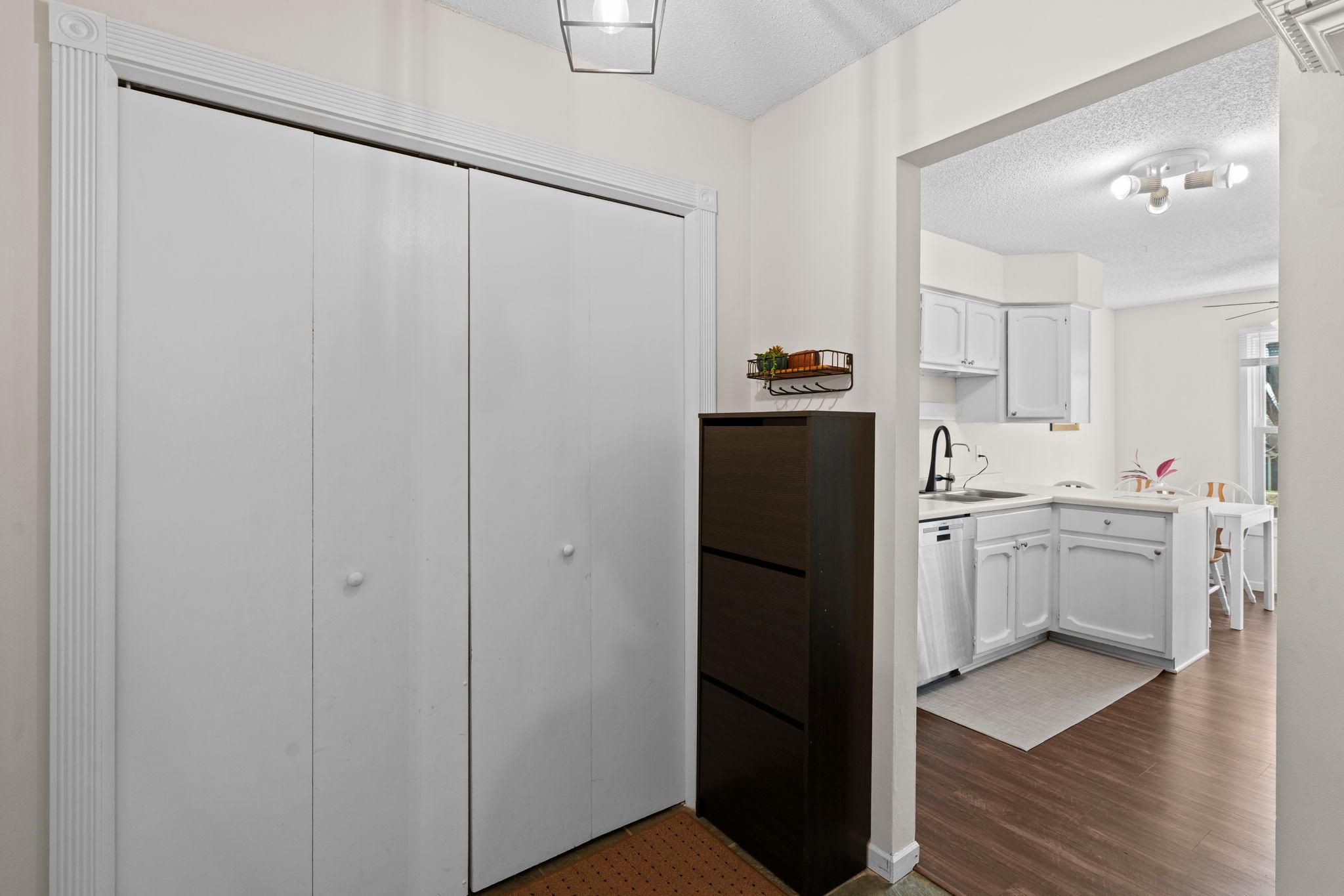 3861 Gold Point, Unit B Eagan, MN 55122 - Photo 14 of 57