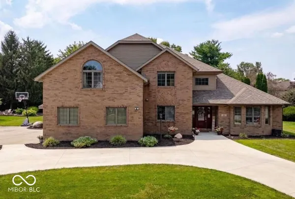 $484,000 | 501 South Riviera Lane, Yorktown, IN 47396