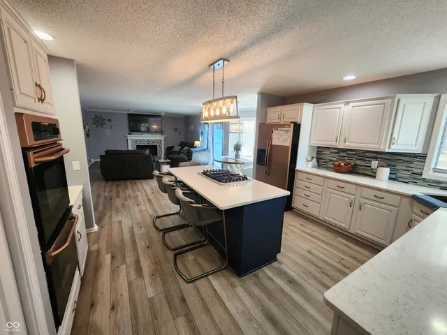 $507,500 | 501 South Riviera Lane, Yorktown, IN 47396