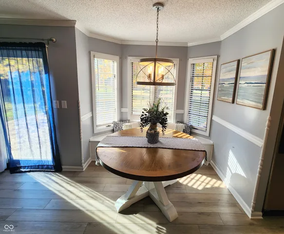 $507,500 | 501 South Riviera Lane, Yorktown, IN 47396