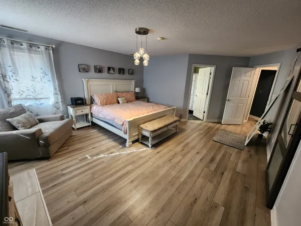 $484,000 | 501 South Riviera Lane, Yorktown, IN 47396