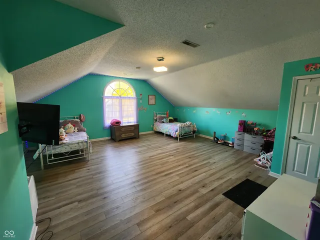 $507,500 | 501 South Riviera Lane, Yorktown, IN 47396