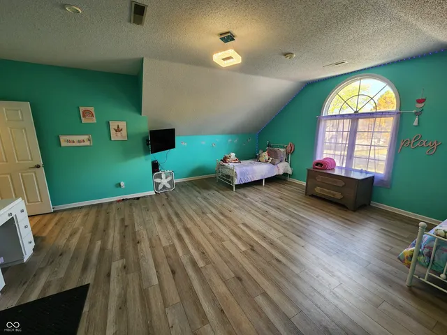 $507,500 | 501 South Riviera Lane, Yorktown, IN 47396