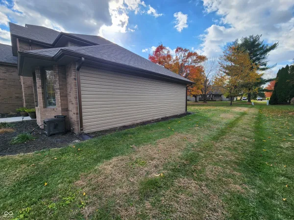 $484,000 | 501 South Riviera Lane, Yorktown, IN 47396