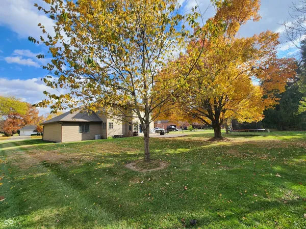$489,000 | 501 South Riviera Lane, Yorktown, IN 47396
