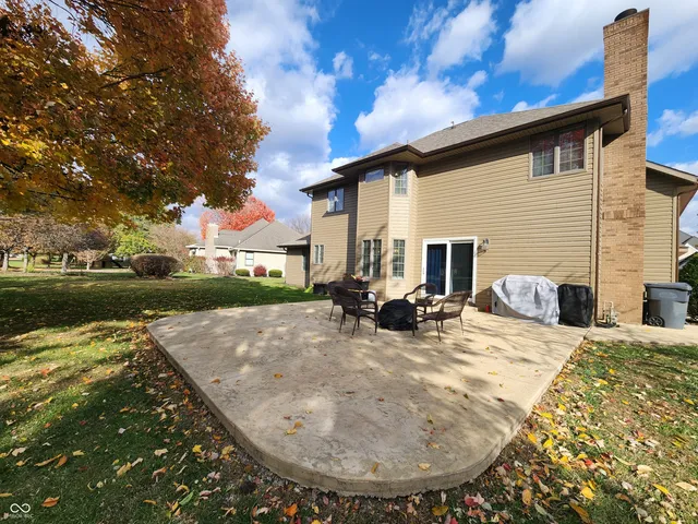 $507,500 | 501 South Riviera Lane, Yorktown, IN 47396