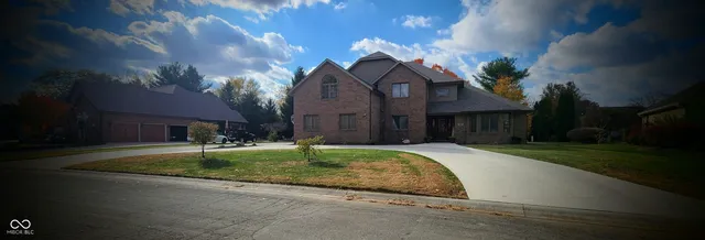 $507,500 | 501 South Riviera Lane, Yorktown, IN 47396