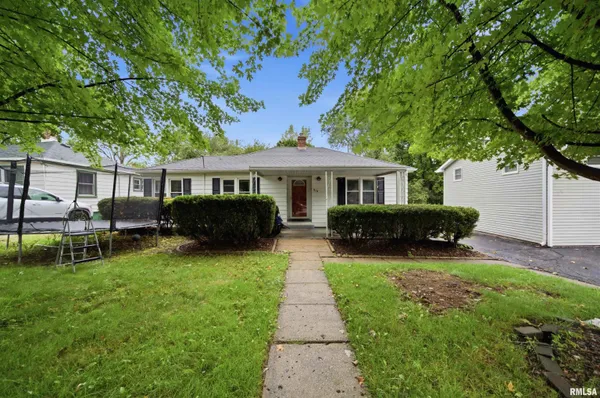 $120,000 | 812 North Fernwood Circle, Peoria, IL 61604