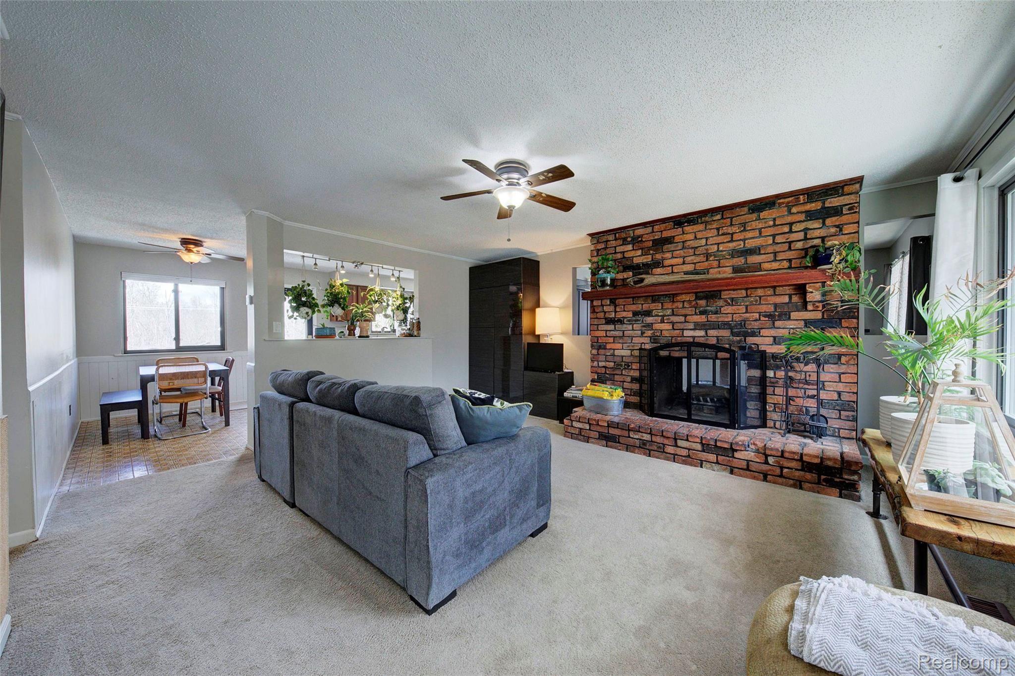 2190 Corlett Road Brighton, MI 48114 - Photo 6 of 44 Living Room 1.jpg