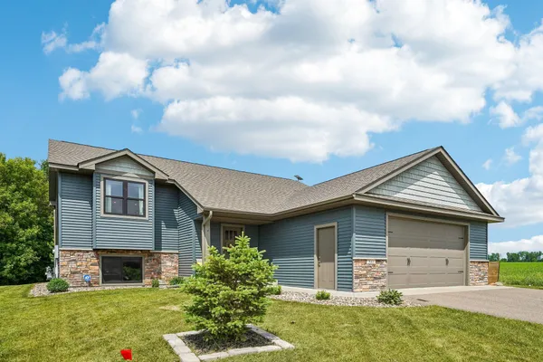$405,000 | 541 Prairie Road, New Richmond, WI 54017