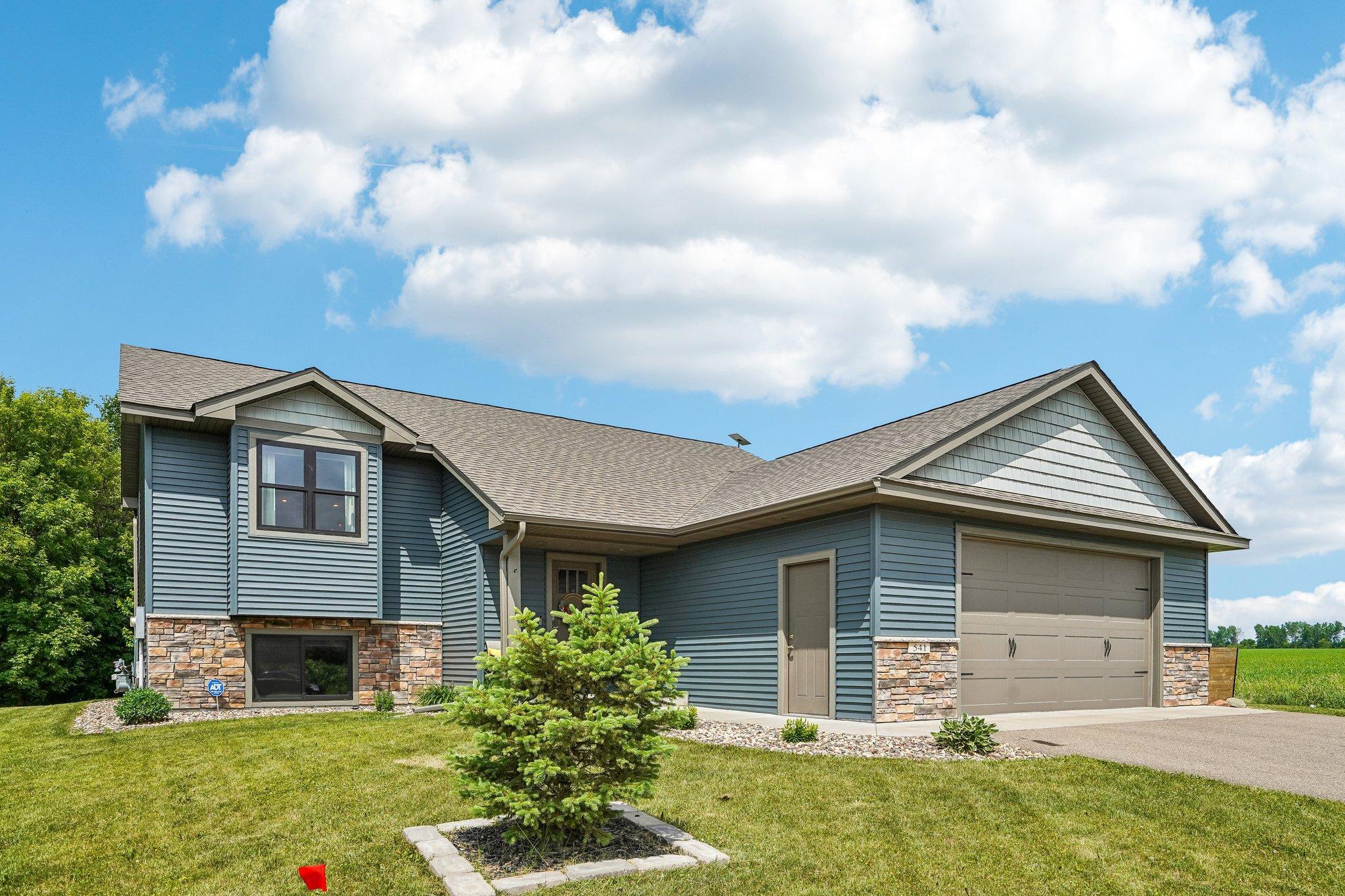 541 Prairie Road New Richmond, WI 54017 - Photo 1 of 27