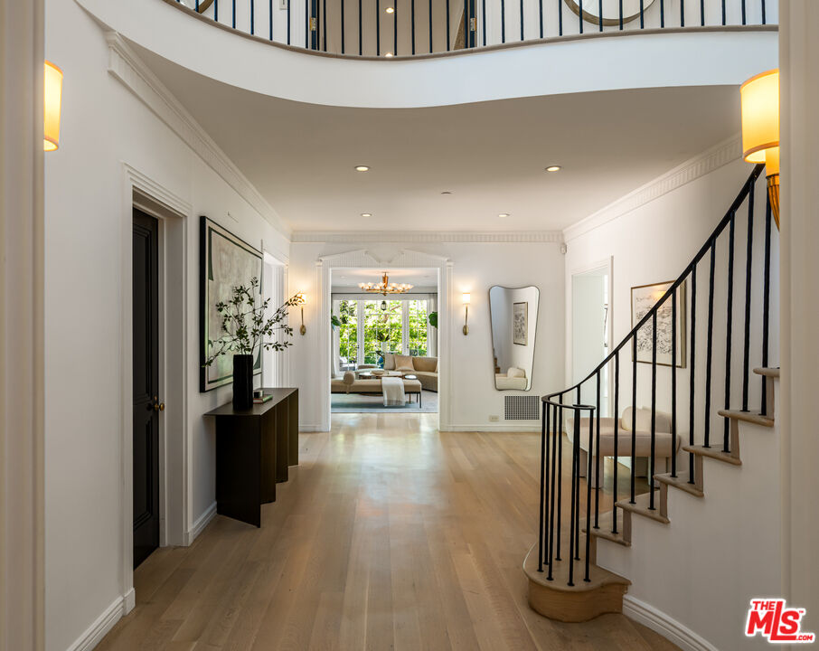 111 North Mapleton Drive Los Angeles, CA 90077 - Photo 17 of 53