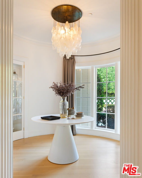 111 North Mapleton Drive Los Angeles, CA 90077 - Photo 18 of 53