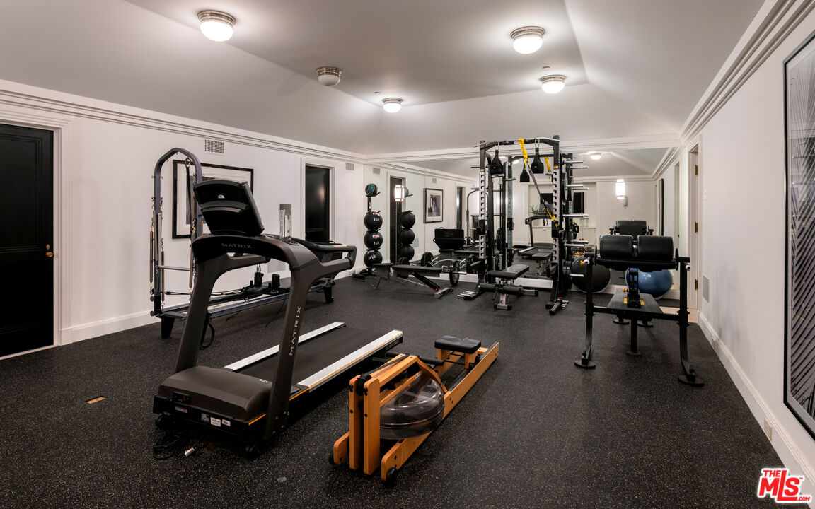 111 North Mapleton Drive Los Angeles, CA 90077 - Photo 23 of 53