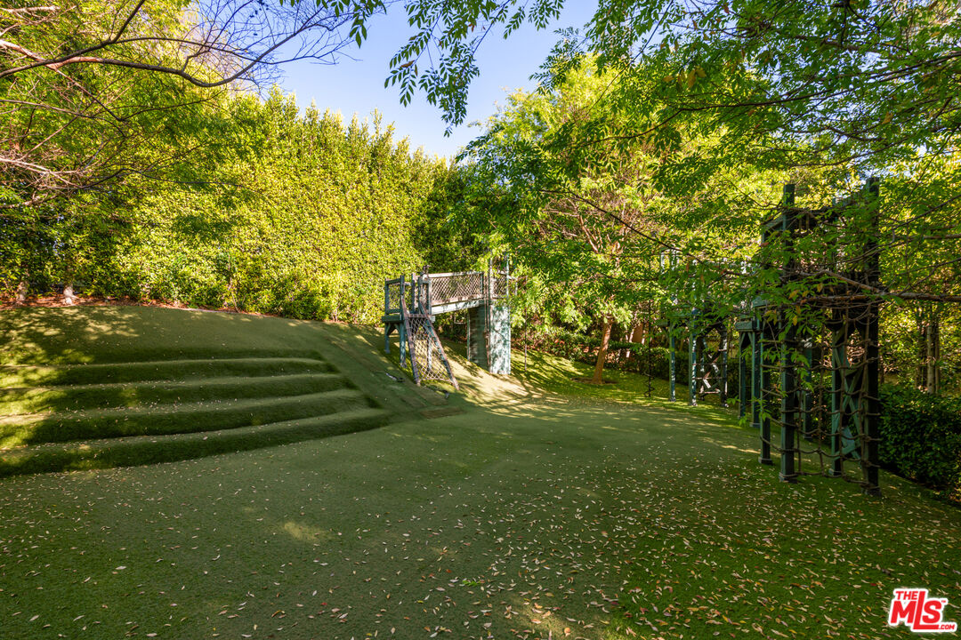 111 North Mapleton Drive Los Angeles, CA 90077 - Photo 26 of 53