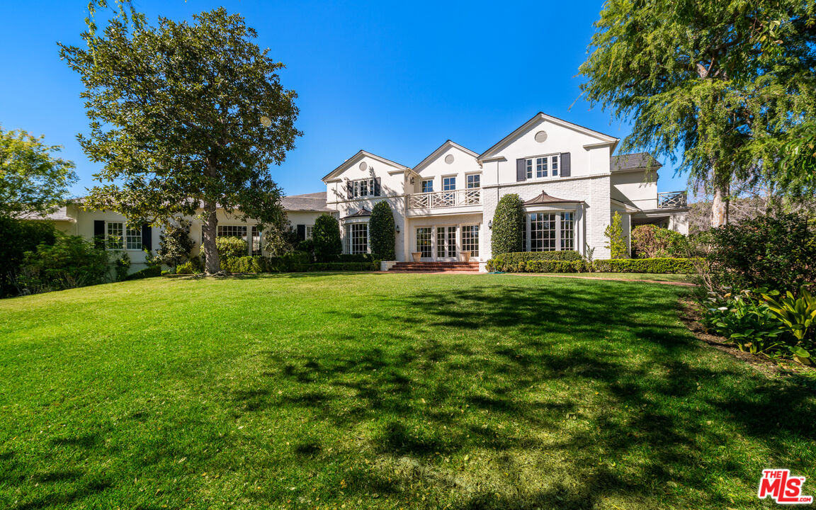 111 North Mapleton Drive Los Angeles, CA 90077 - Photo 29 of 53