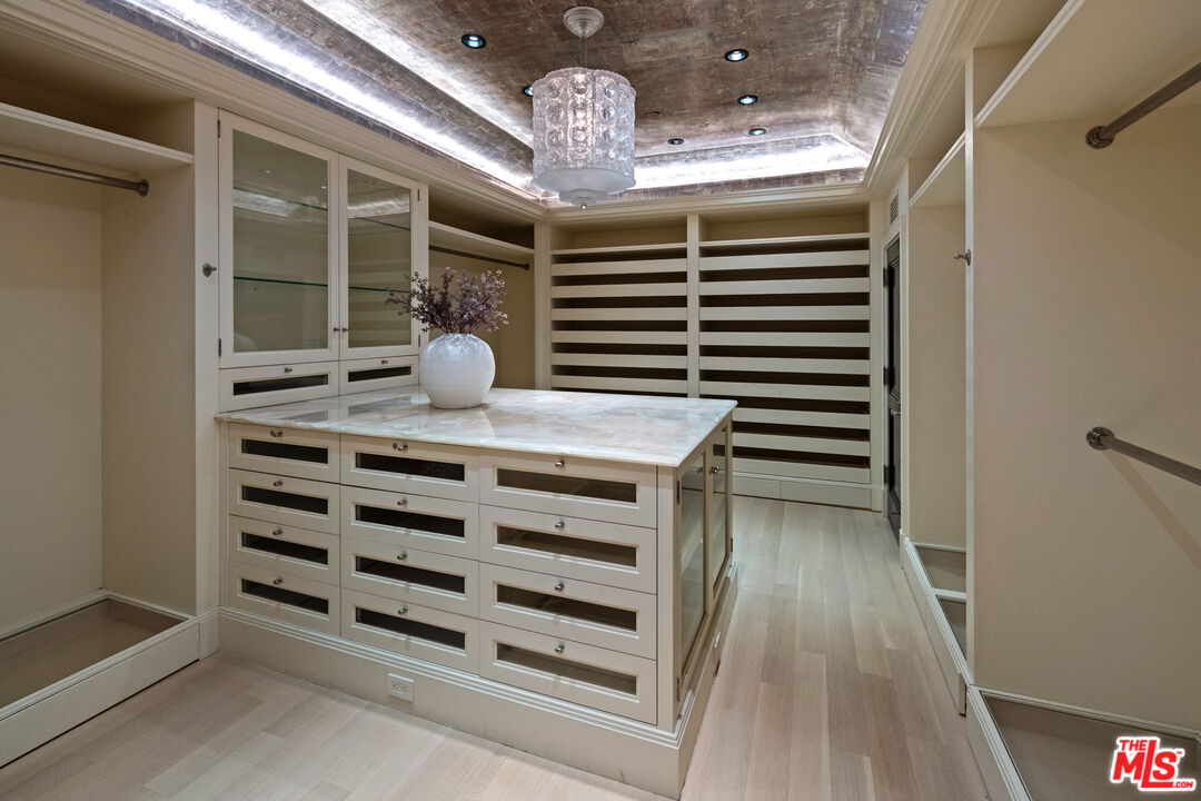 111 North Mapleton Drive Los Angeles, CA 90077 - Photo 37 of 53