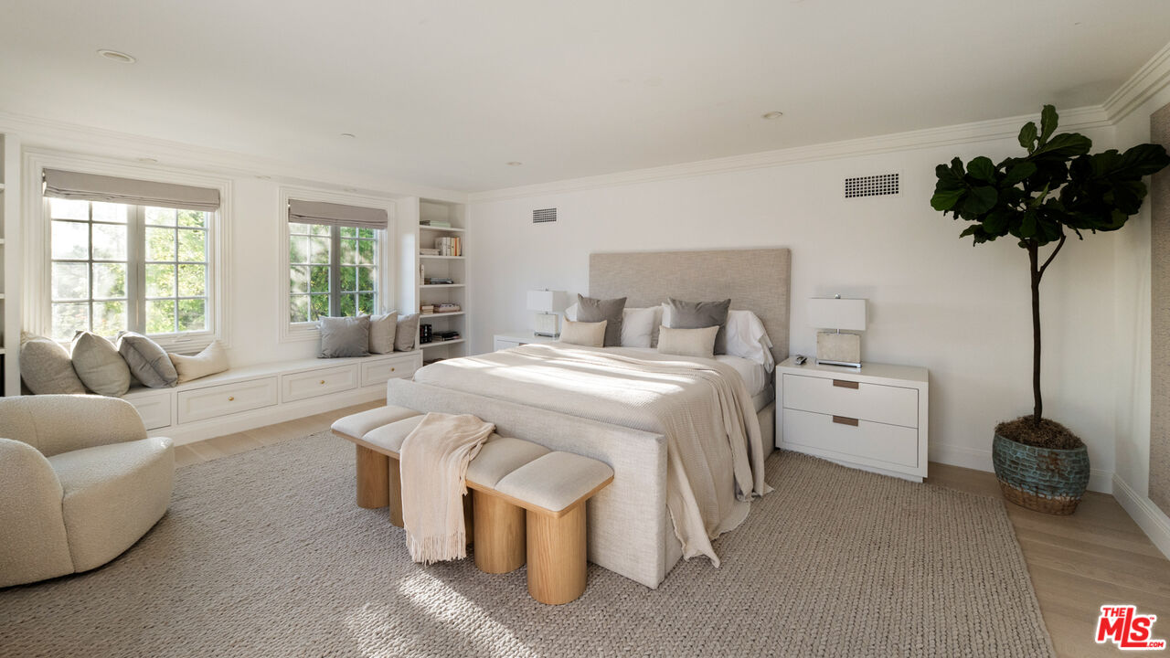 111 North Mapleton Drive Los Angeles, CA 90077 - Photo 44 of 53