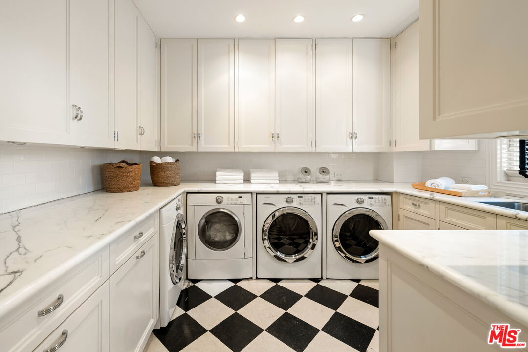 111 North Mapleton Drive Los Angeles, CA 90077 - Photo 48 of 53