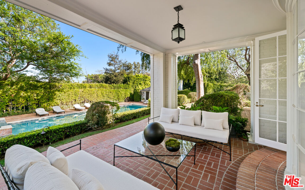 111 North Mapleton Drive Los Angeles, CA 90077 - Photo 9 of 53