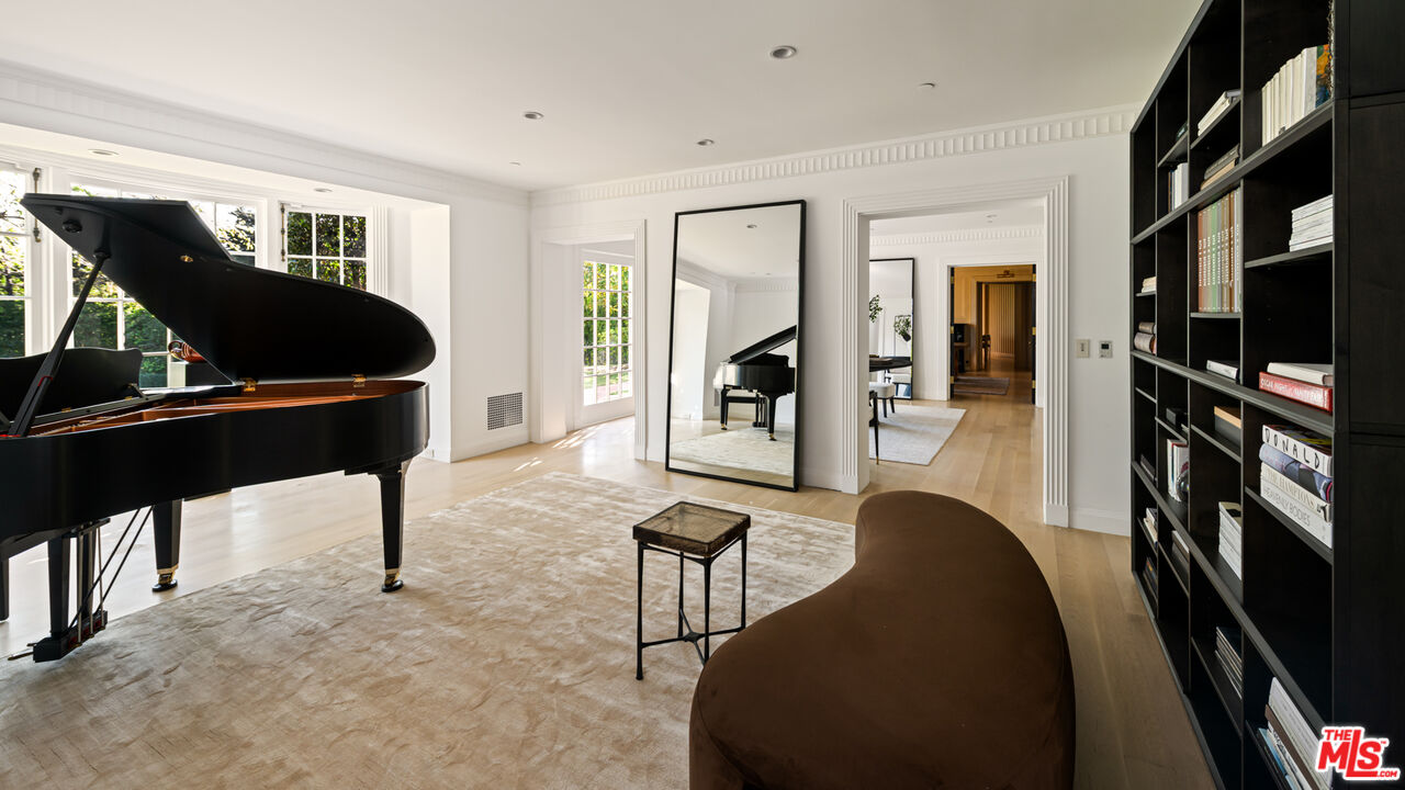 111 North Mapleton Drive Los Angeles, CA 90077 - Photo 10 of 53