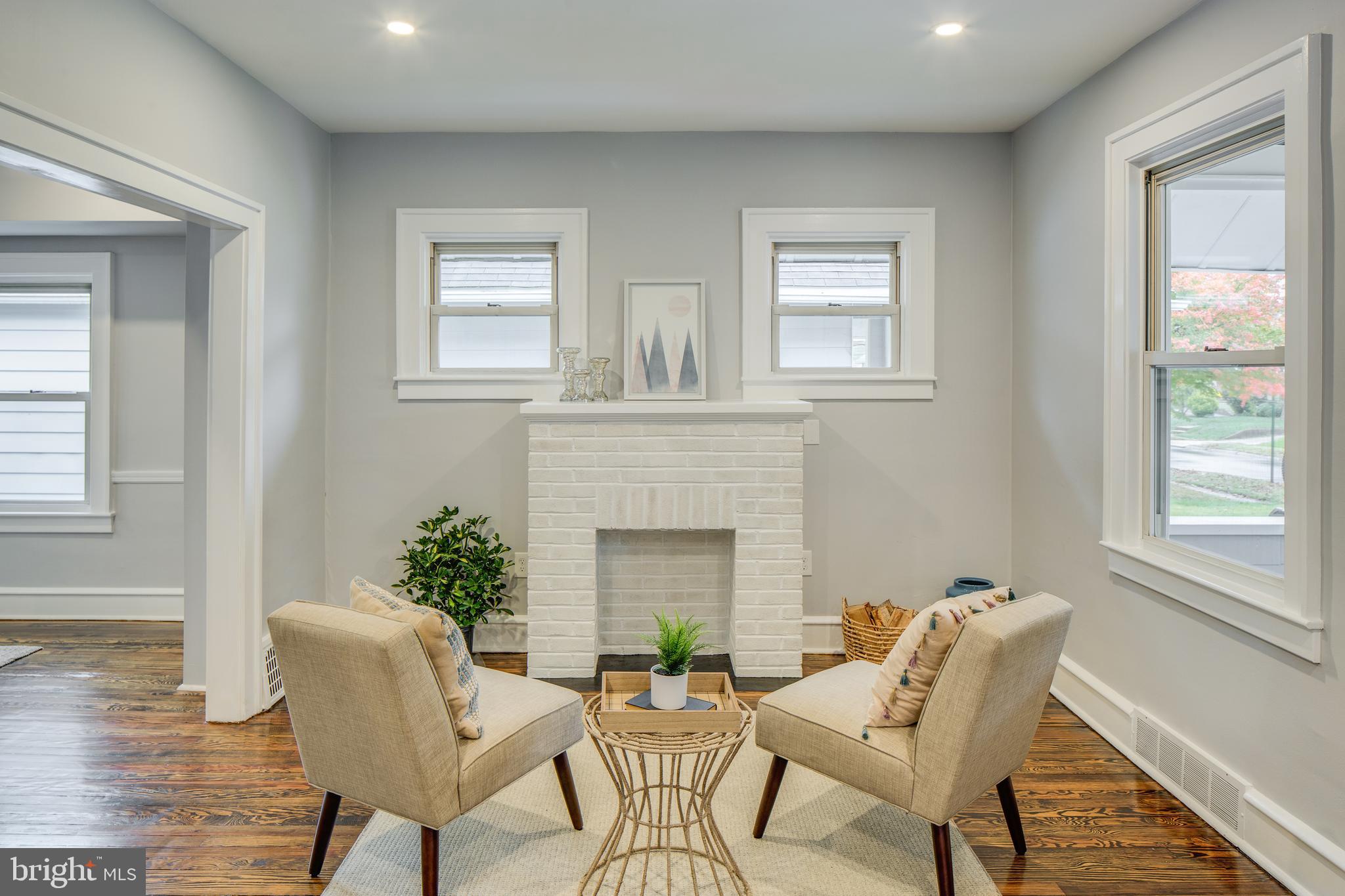 77 Harding Avenue Oaklyn, NJ 08107 - Photo 6 of 25 Living room