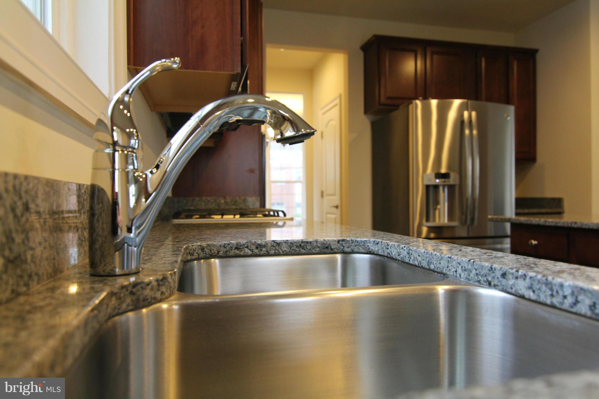 20946 Ashburn Road Ashburn, VA 20147 - Photo 13 of 30 Kitchen