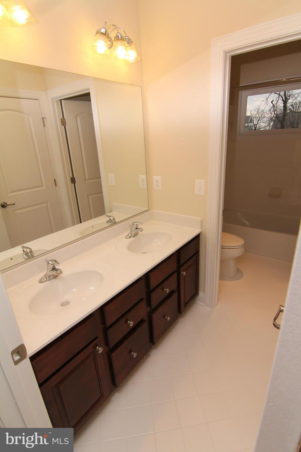 20946 Ashburn Road Ashburn, VA 20147 - Photo 25 of 30 Bath