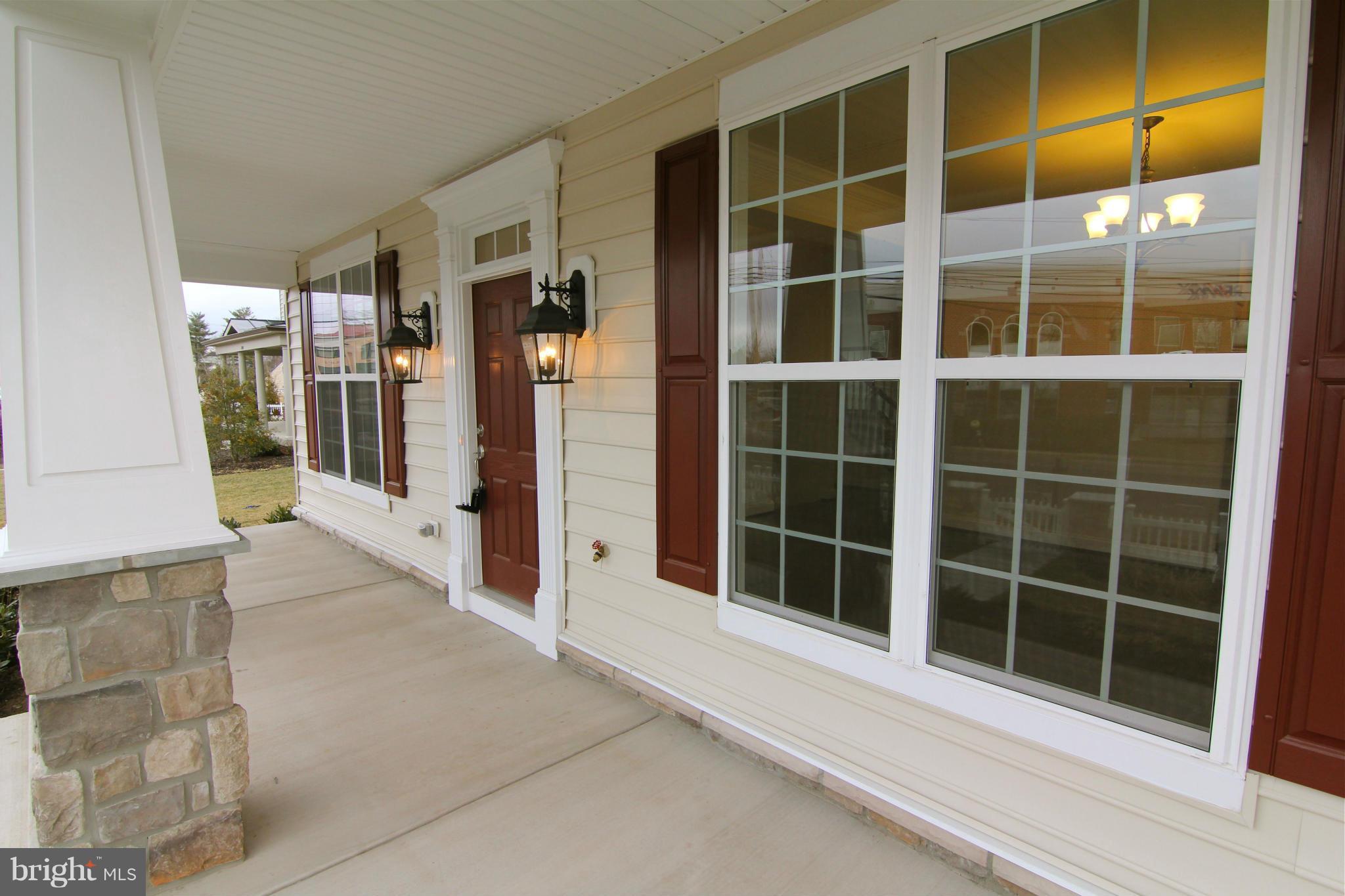 20946 Ashburn Road Ashburn, VA 20147 - Photo 4 of 30 Exterior (Front)