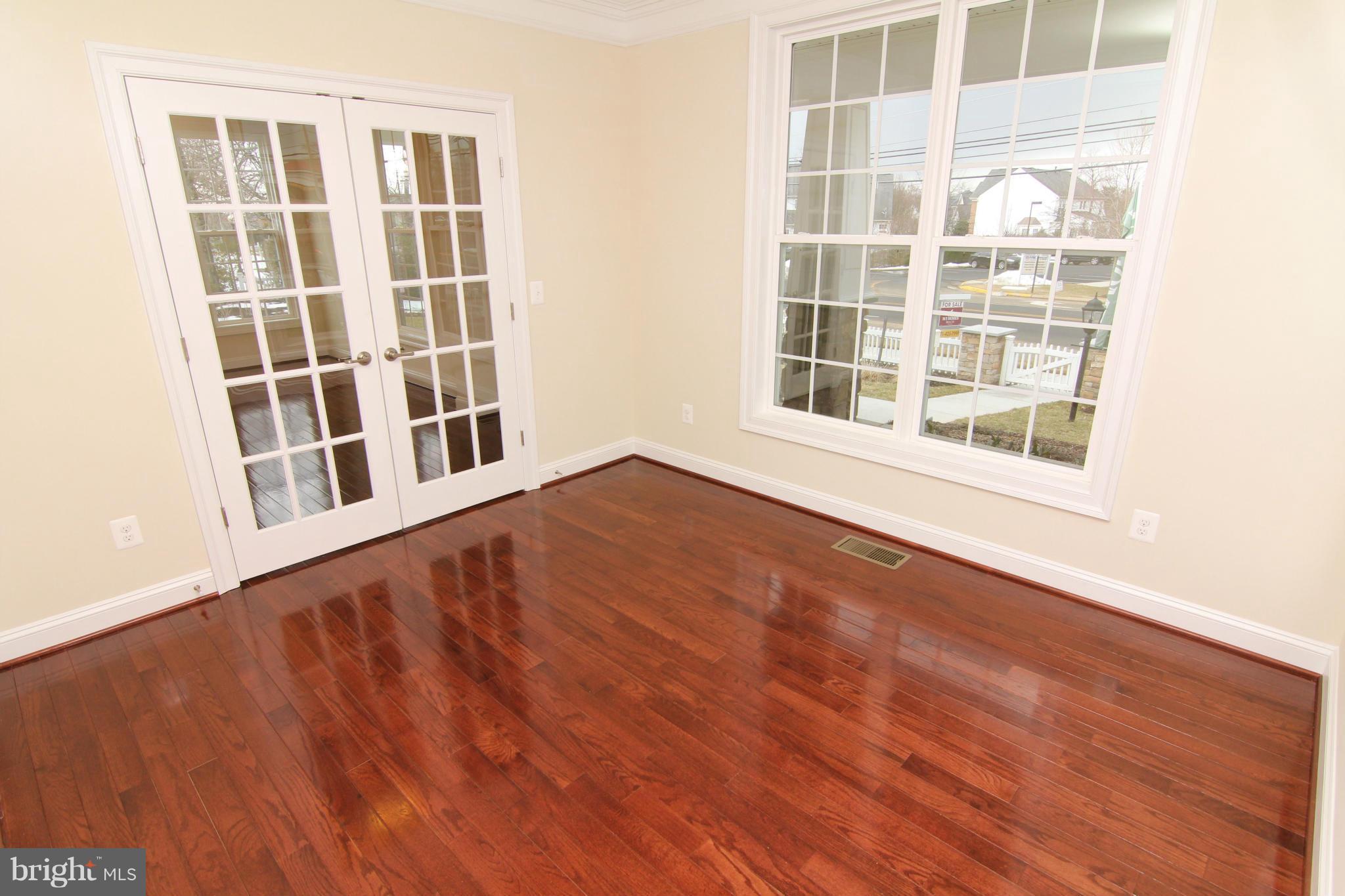 20946 Ashburn Road Ashburn, VA 20147 - Photo 8 of 30 Interior (General)