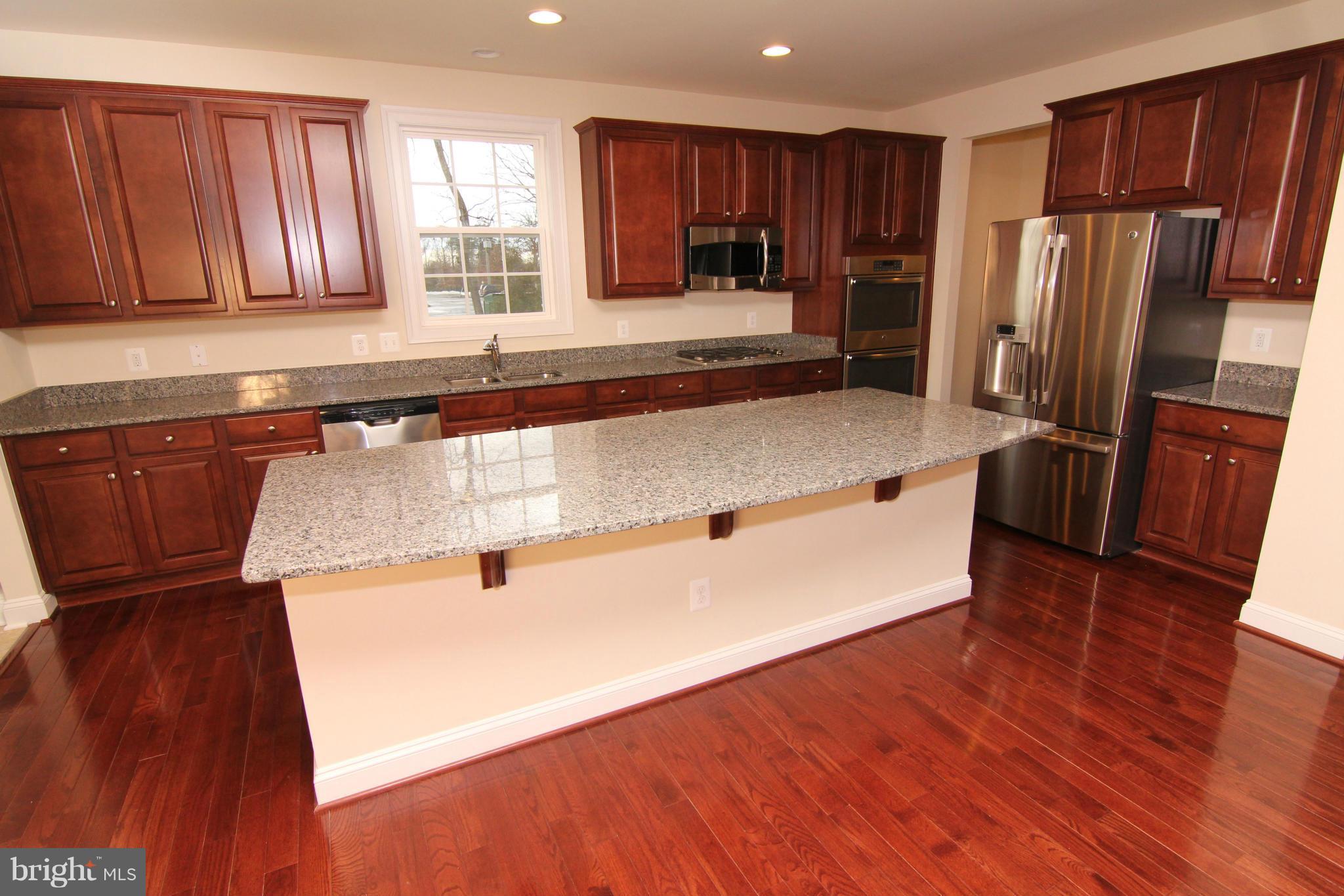 20946 Ashburn Road Ashburn, VA 20147 - Photo 10 of 30 Kitchen