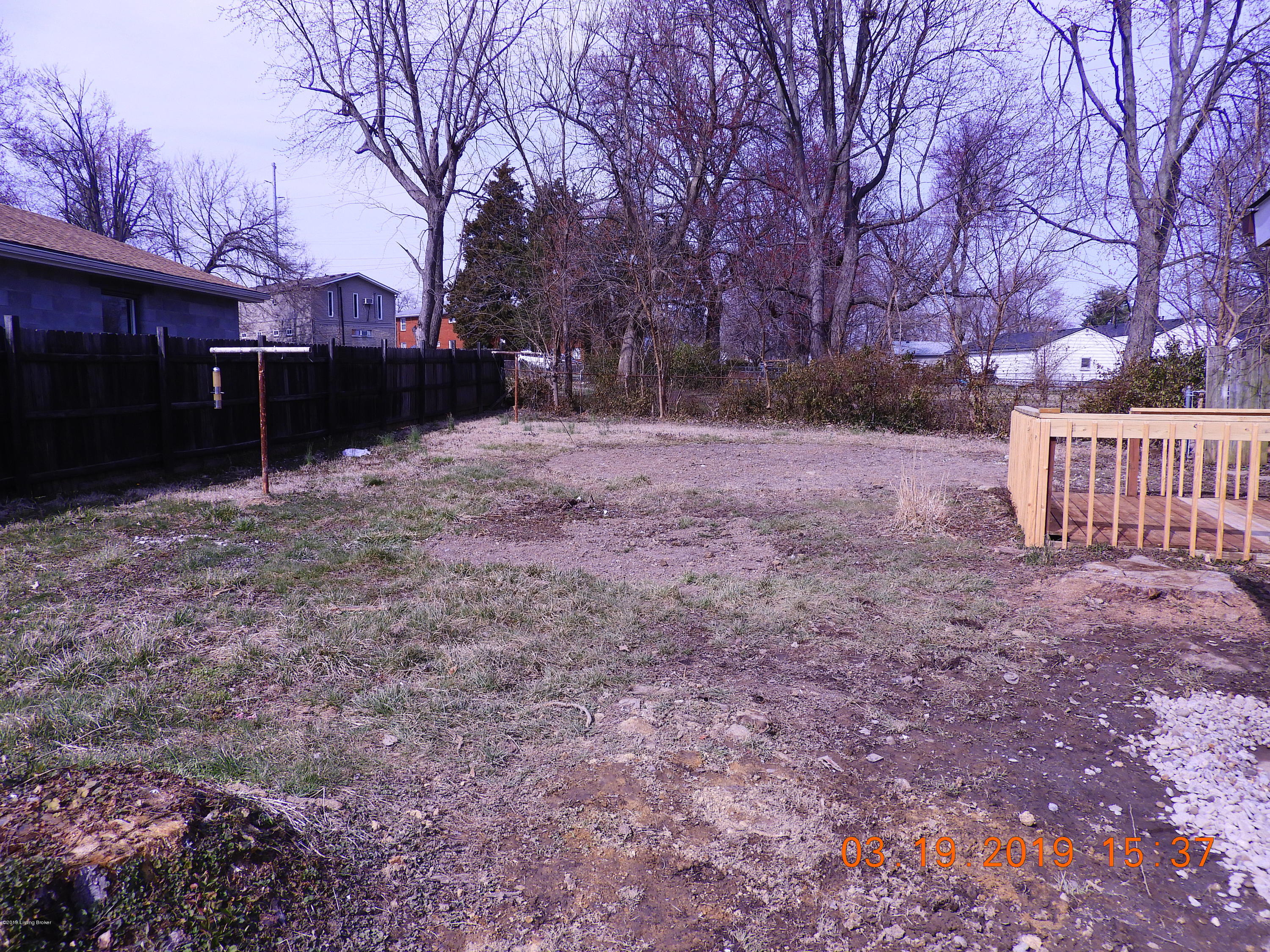 301 Mac Brae Road Louisville, KY 40214 - Photo 12 of 52 DSCN3335