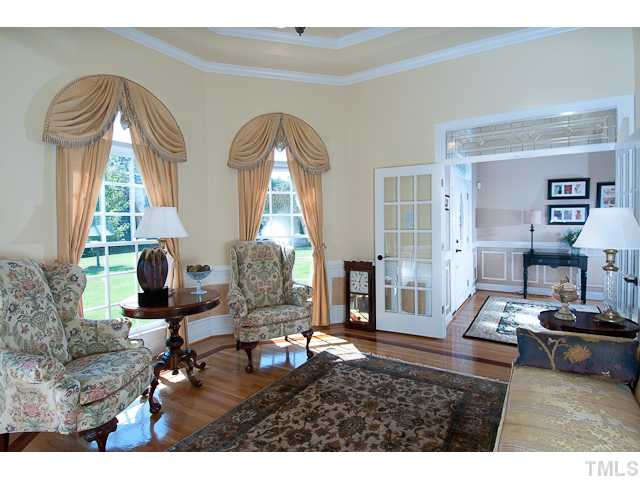 502 Mason Road Durham, NC 27712 - Photo 5 of 25 Living Room