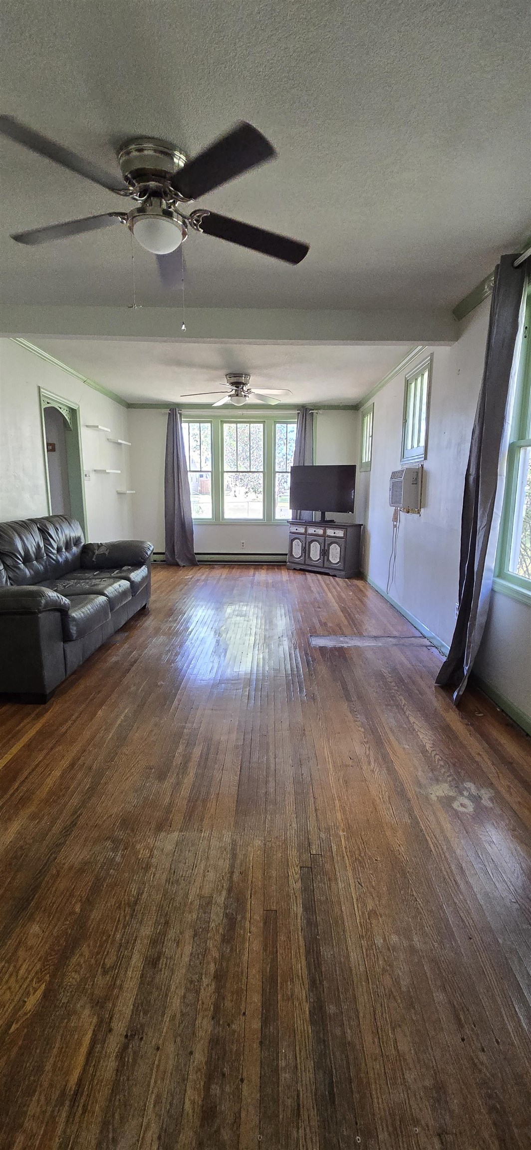 738 Clark Street Thermopolis, WY 82443 - Photo 6 of 19