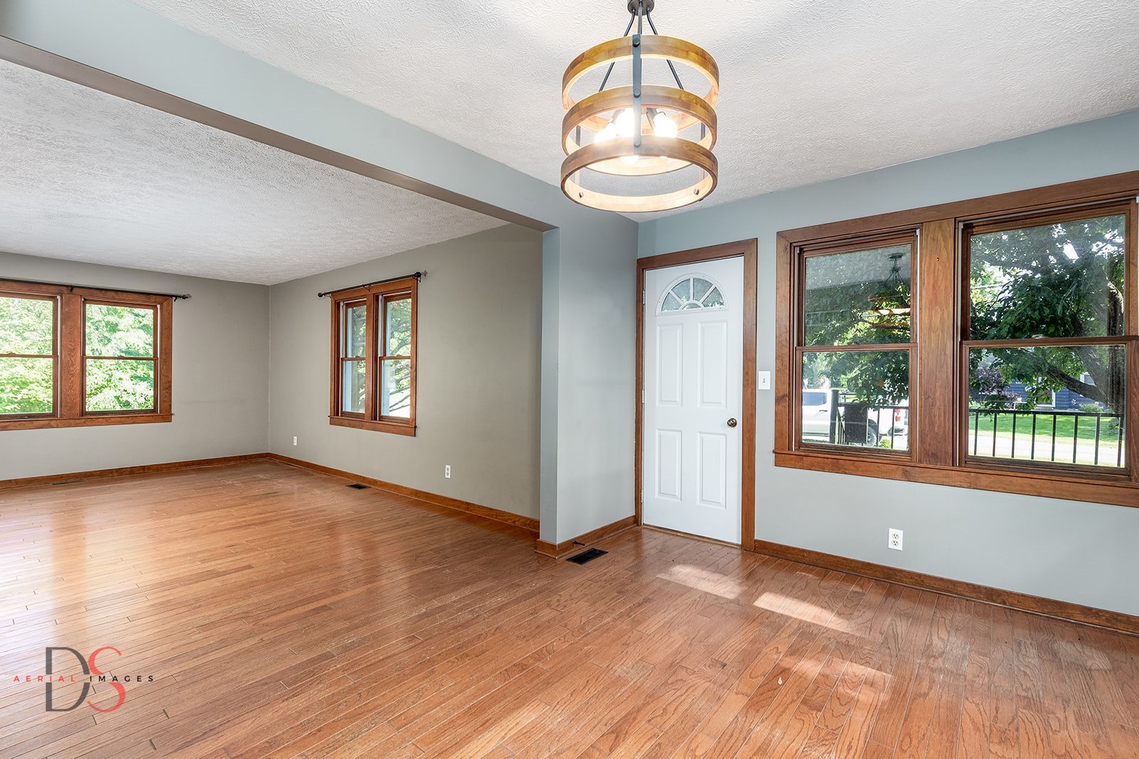 305 West 3rd Street Streator, IL 61364 - Photo 3 of 18