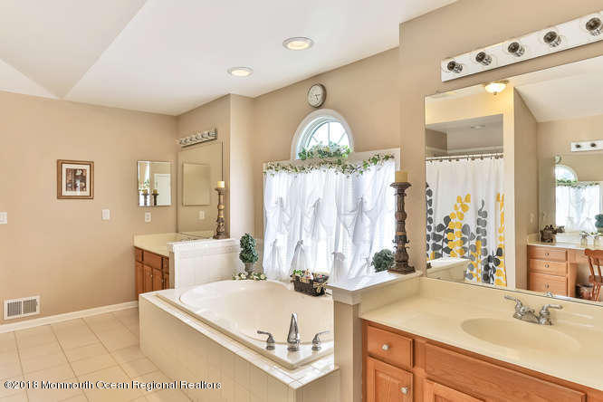 104 Adams Way Jackson, NJ 08527 - Photo 24 of 41 104 Adams Way Jackson NJ 08527-small-021