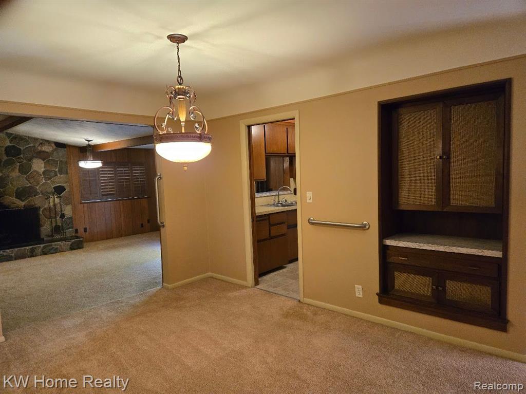 28401 Hawberry Road Farmington Hills, MI 48331 - Photo 5 of 34