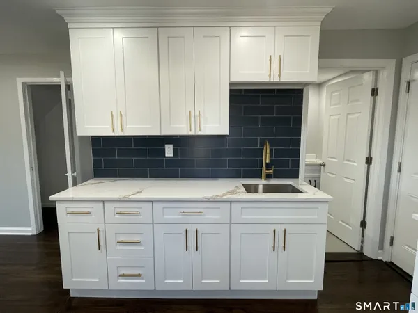 $1,900 | 111 Priscilla Circle, Bridgeport, CT 06610